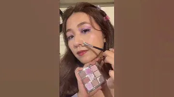 How beautiful this purple eyeshadow pallet 🤩#makeup #asianmakeup #glitter #unleashia #kbeauty