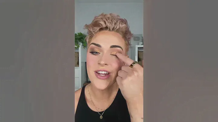 Gold eyeshadow tutorial with Natasha Denona golden palette