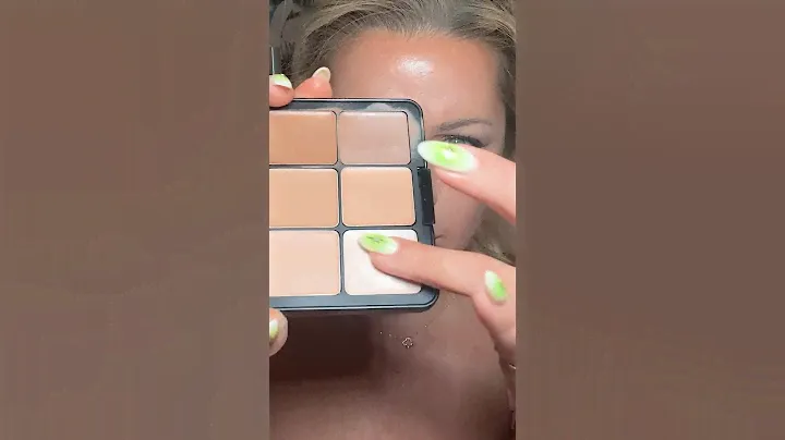 You want thingamabobs? I’VE GOT TWENTY😂reviewing the @makeupforever essentials palette in shade 1