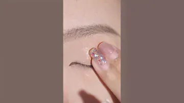 Let your eyes do the talking with SHEGLAM Enigma Sparkly Eyeshadow! 💫