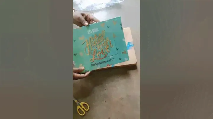SFR hated with love eyeshadow palette unboxing video [FLIPKART]