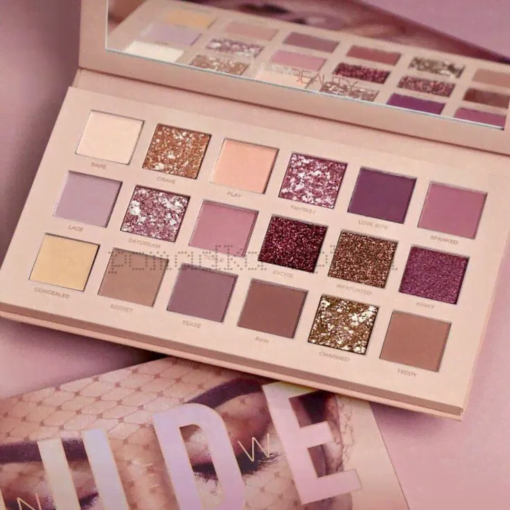 Тени для века Huda Beauty New Nude Palette | Review & Look-1