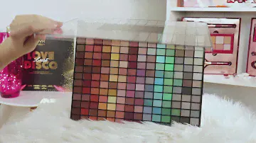 Revolution - 196 Colour Eyeshadow Palette