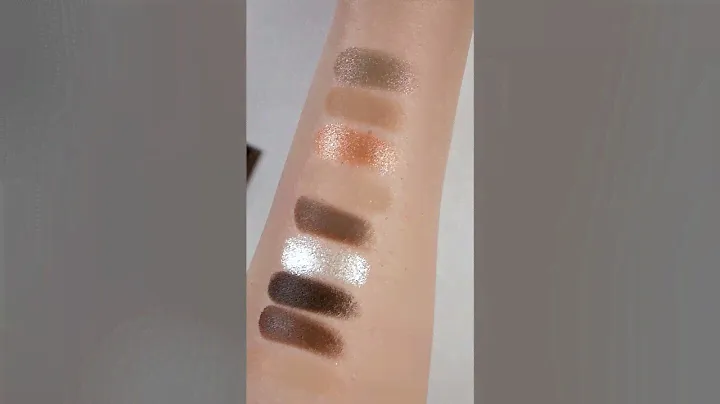 HUDA BEAUTY Creamy Obsessions Neutral Brown Palette Swatches