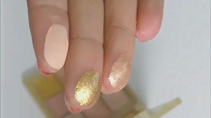 HUDA BEAUTY GOLD OBSESSIONS Palette Swatches
