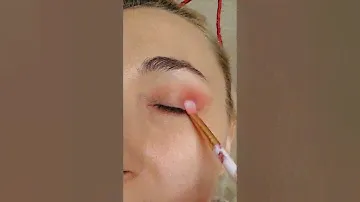 Pink MakeUp with MakeUp Revolution Reloaded Newtrals 2 palette