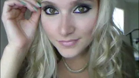 Green Eyeshadow Tutorial - Urban Decay's "Alice In Wonderland" Palette | LadyLuckTutorials