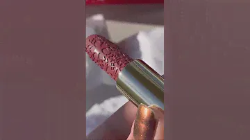 Beautiful holiday lipstick 💄