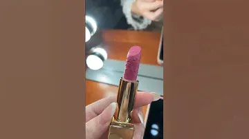 Limited Edition￼ Holiday Estēe Lauder Lipstick