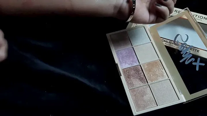 Makeup Revolution Soph X Highlighter Palette Swatches