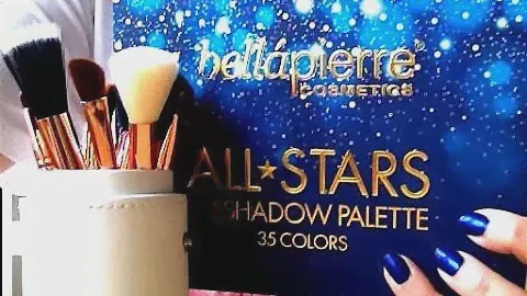 Crash test Makeup palette yeux All Stars Bellapierre et pinceaux maquillage Zoe Ayla