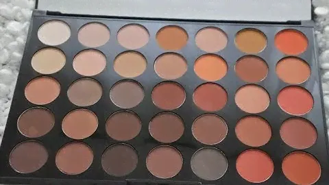 Makeup Revolution Pro HD Palette Amplified Matte 35 Inspiration