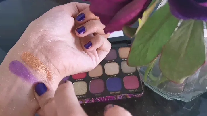 Makeup Revolution Forever FLOWLESS SHOW STOPPER PALETTE Swatches 💜💜💜