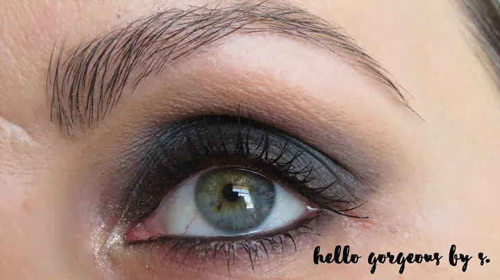 Black Smokey Eyes using NARS Extreme Effects Eyeshadow Palette.