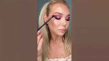 HUDA BEAUTY LOVE FEST PALETTE SWATCHES & 4 LOOKS