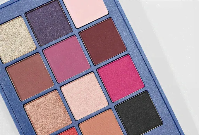 Vivienne Sabo Палетка теней Eyeshadow Palette "Les planetes" (12 тонов)-0