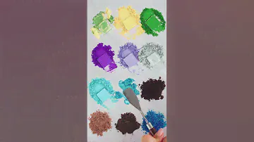 Effortlessly create wildly colorful eye looks or represent the beauty norms of your dimension! 🤩