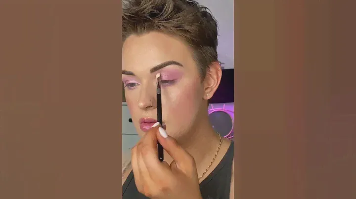Huda Beauty Mercury Retrograde lavender eyeshadow tutorial