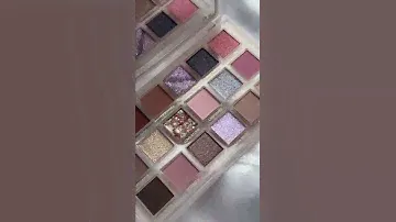 HUDA BEAUTY Rose Quartz Eyeshadow Palette - палетка теней
