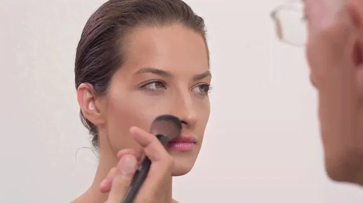 Makeup Tutorials - Contouring & Strobing in One!