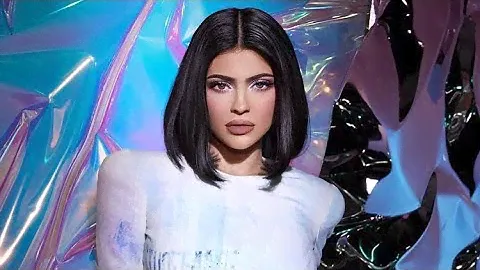 Kylie Jenner | Kylie Cosmetics Ft. BALMAIN