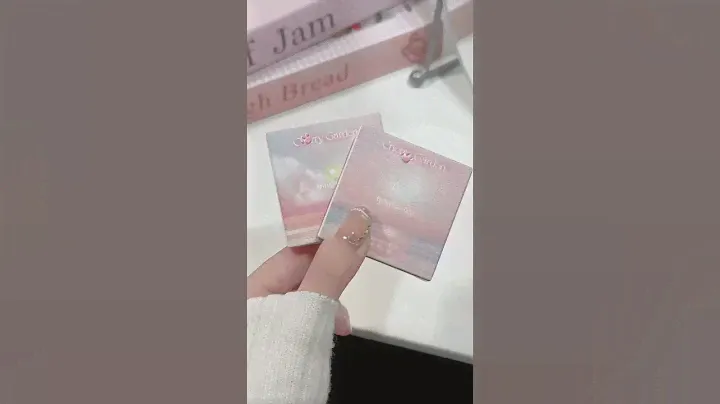 Highlighter & blush ☺️ #palette #blush #highlighter #makeup
