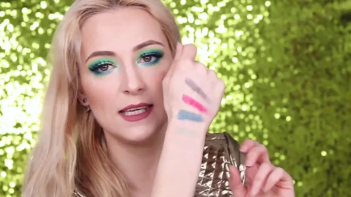 O.TWO.O 21 Color Drama Dream Eyeshadow Palette