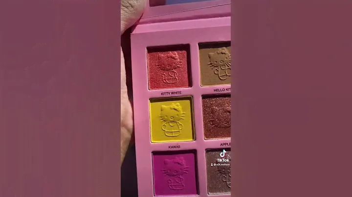 Hipdot x Hello kitty eyeshadow palette ✨