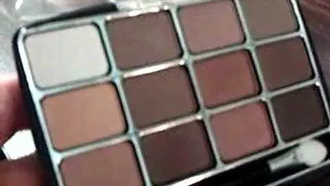 Bargain Alert! L.A. Colors 12-Color Palette