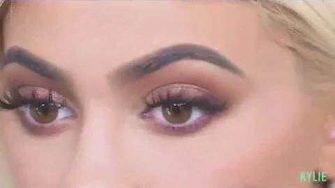 [FULL VIDEO] Kylie Jenner| My KyShadow Burgundy Palette Reveal + Tutorial With Ariel Tejada  [2016]