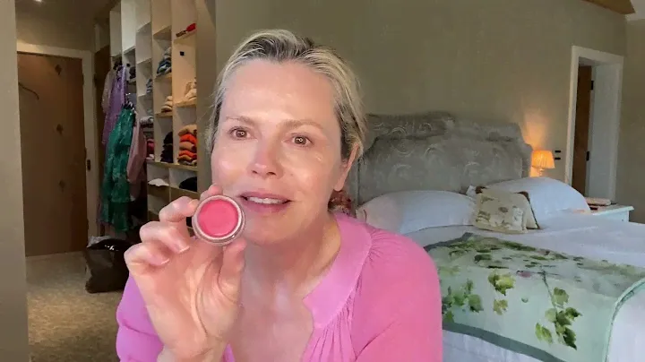 Liz Earle's post-workout glowing makeup tutorial | Liz Earle Wellbeing