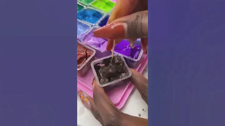 Attempting to revive my dried gouache paints 😩
