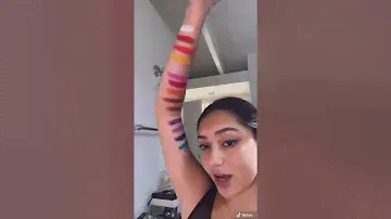 Swatching my eyeshadow palette