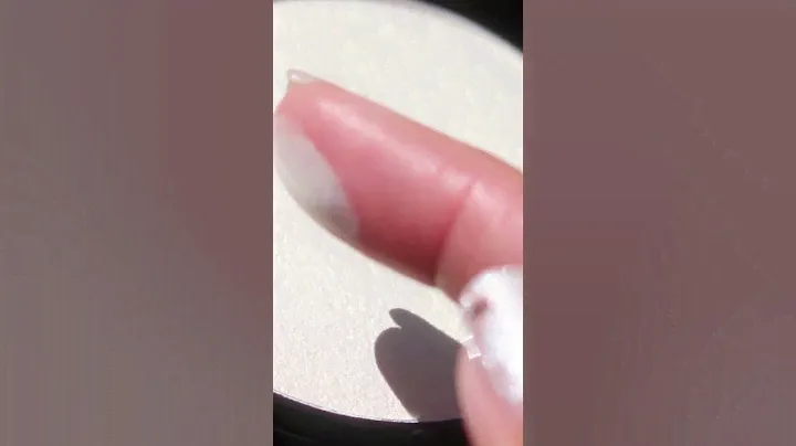 L.A. COLORS STROBING POWDER