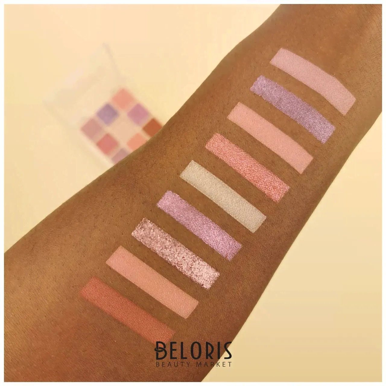 Makeup Revolution Тон Light. Палетка теней для век Ultimate Nudes Eyeshadow Palette