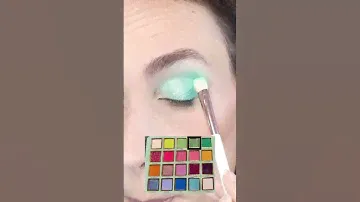 Maquillage du jour avec la Delicious Delights Palette de chez Cosmic Brushes