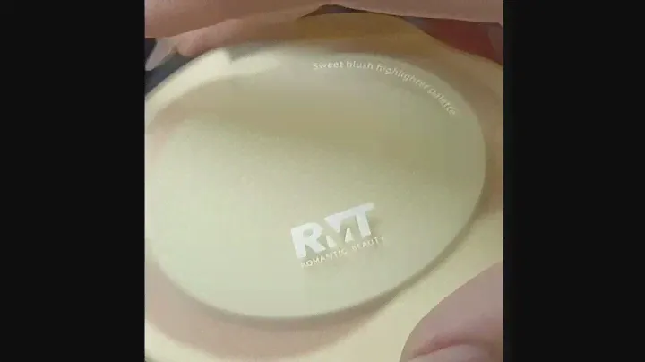 ROMANTIC BEAUTY Blusher & Highlighter Palette, so pretty🥰