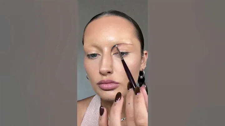 #HalloweenMakeup magic! Frankie's futuristic makeup look using my Beautyverse Palette! 🪐🪩